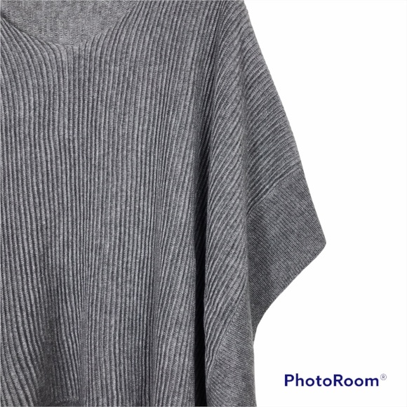Loft Gray Ribbed Knit Poncho - Picture 4 of 11